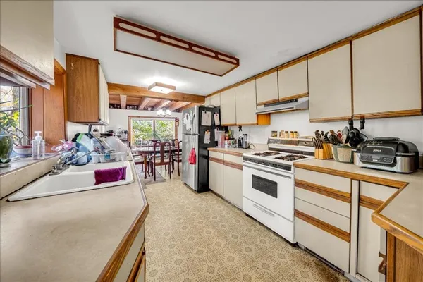 $179,900 | 759 Hotchkiss Hill Road, Greene, NY 13778