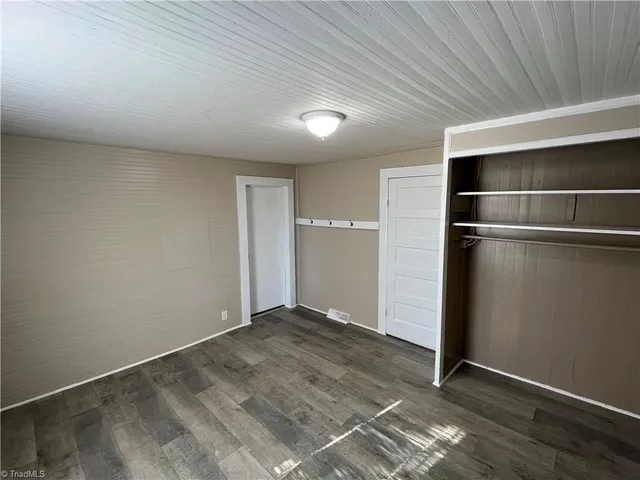 $995 | 3912 Overdale Road, Winston-Salem, NC 27107