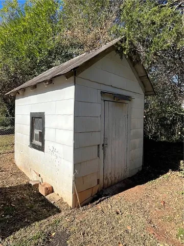 $995 | 3912 Overdale Road, Winston-Salem, NC 27107