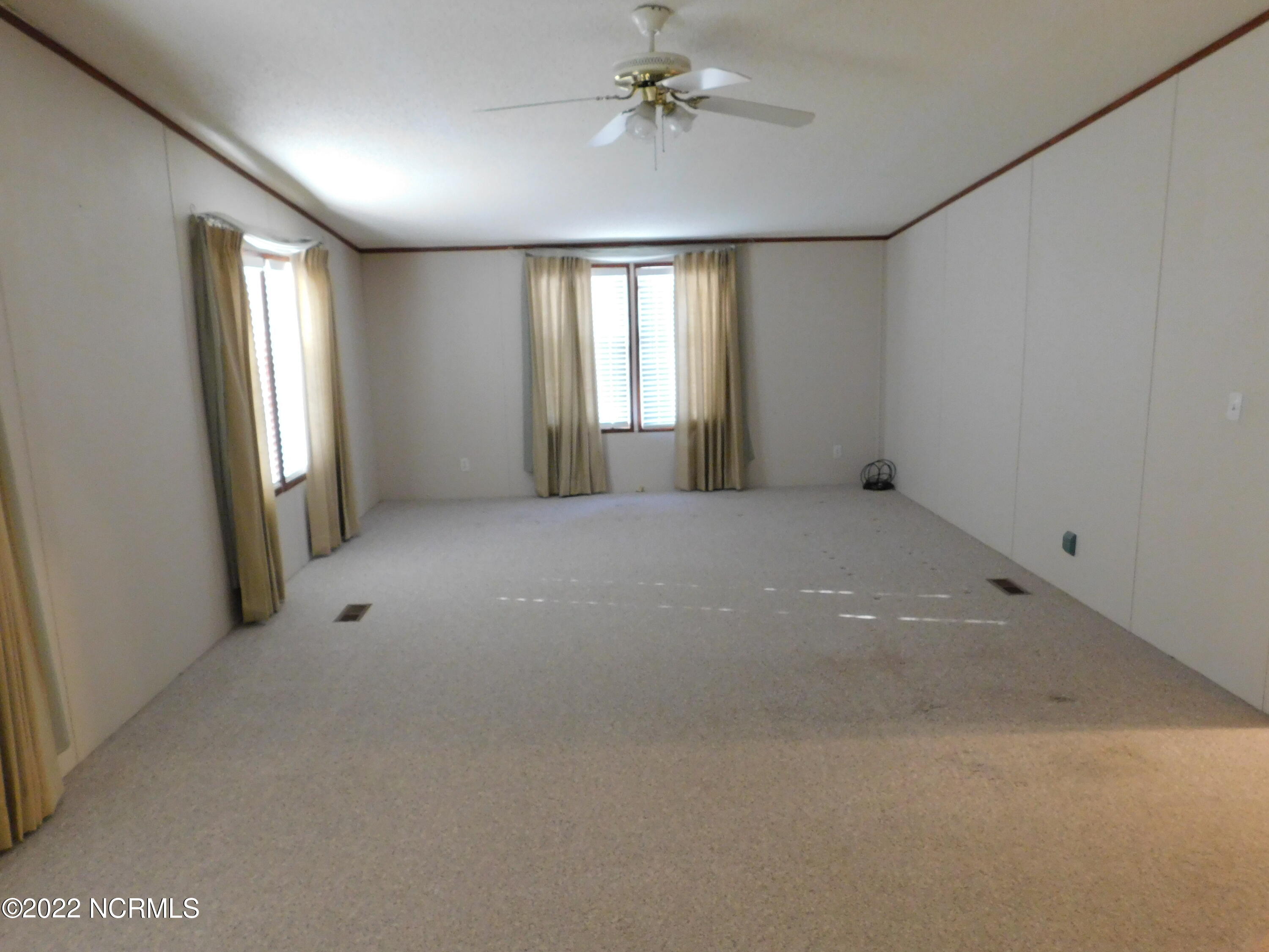 2068 South Duffie Road Red Springs, NC 28377 - Photo 32 of 46 Great room