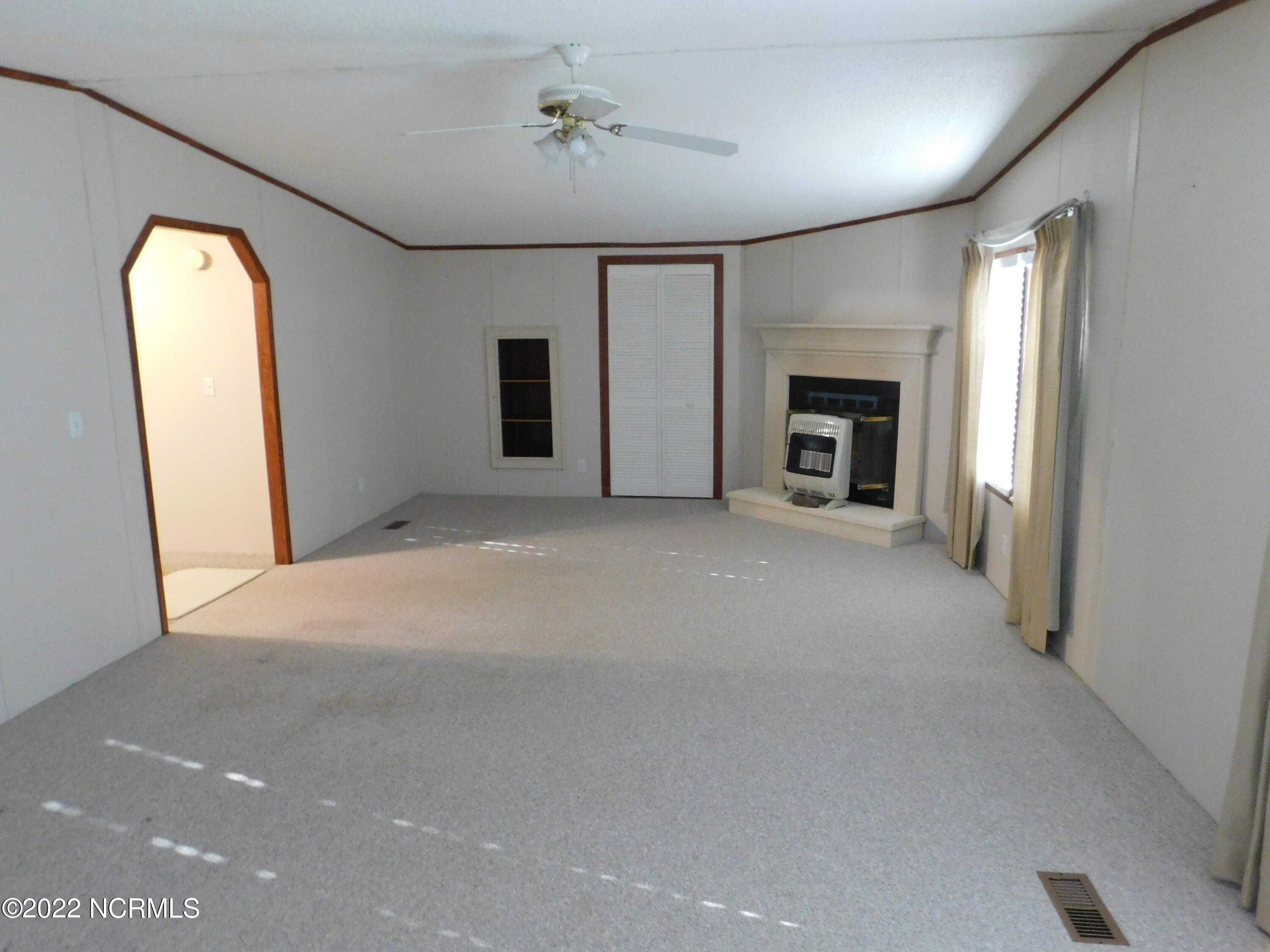 2068 South Duffie Road Red Springs, NC 28377 - Photo 33 of 46 Great room