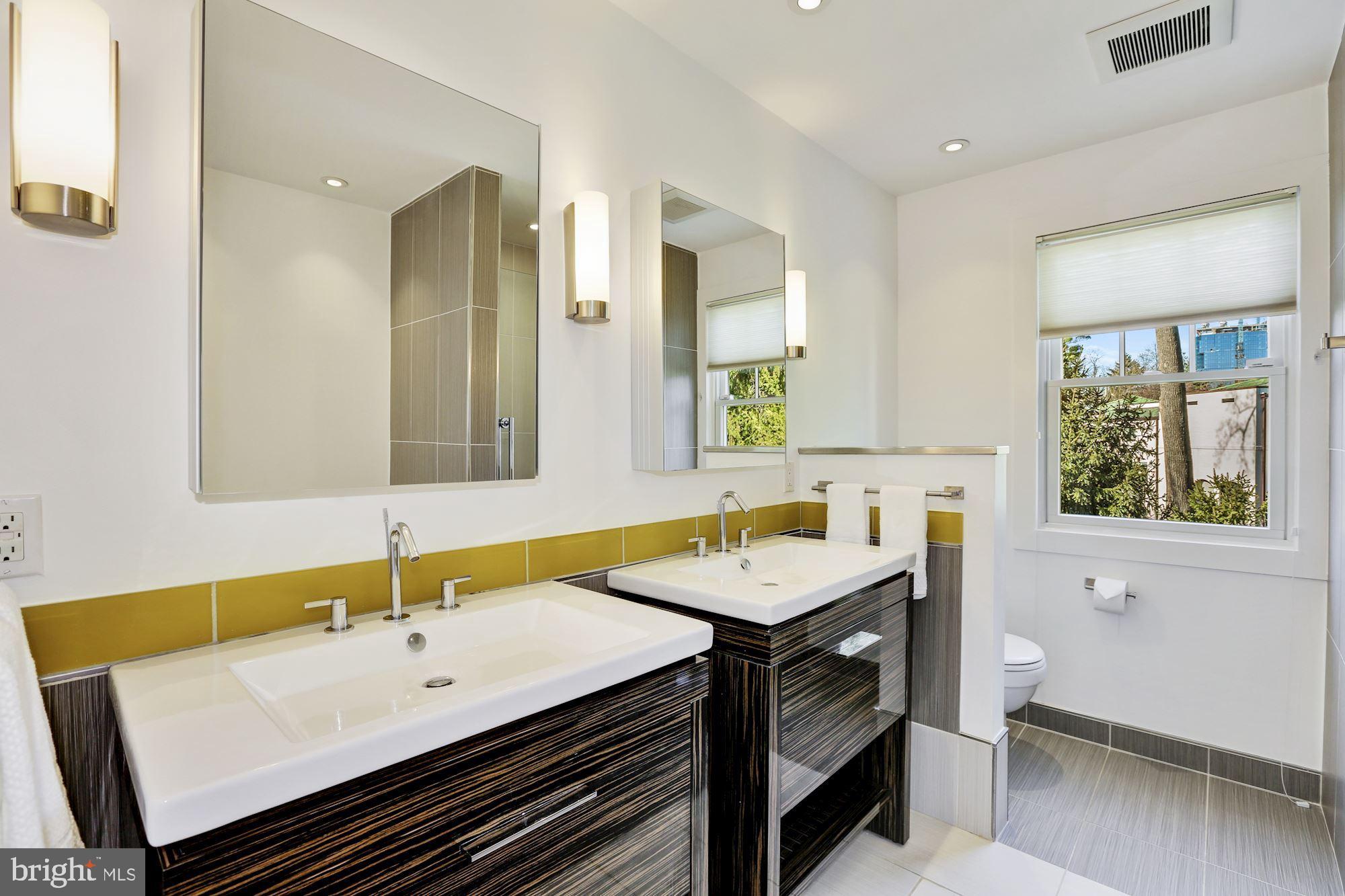 4208 Maple Terrace Chevy Chase, MD 20815 - Photo 22 of 40 Master Bathroom