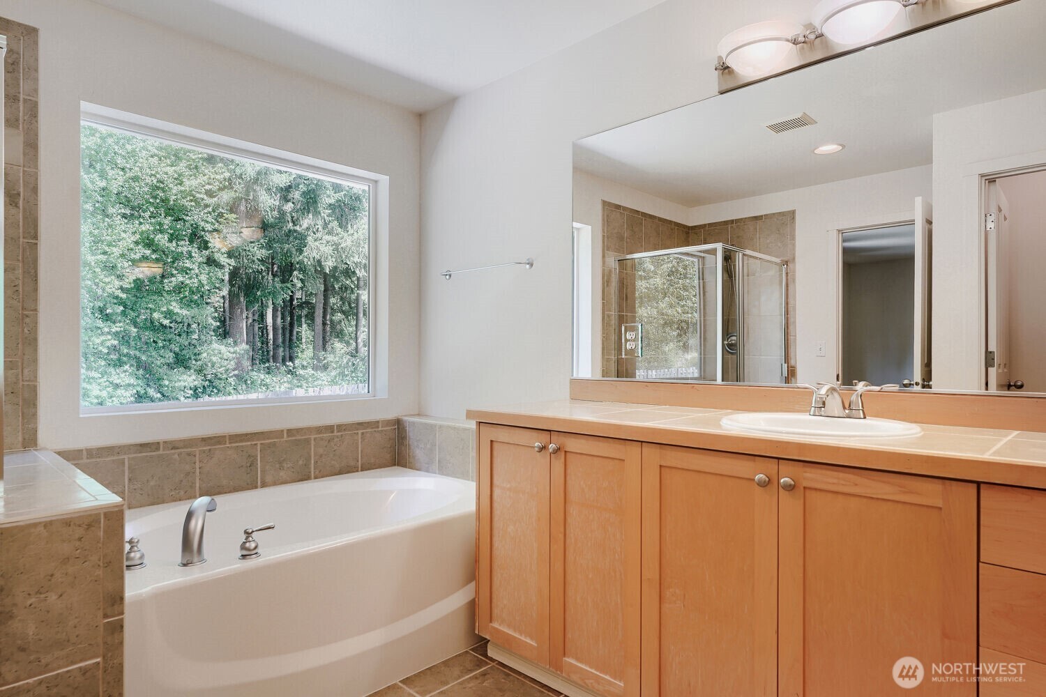 27426 Maple Ridge Way Southeast Maple Valley, WA 98038 - Photo 19 of 30
