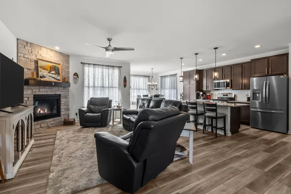 $579,900 | 2689 Mapleton Avenue, East Troy, WI 53120