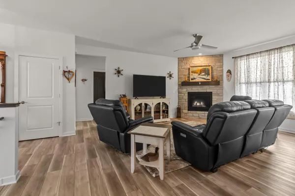 $579,900 | 2689 Mapleton Avenue, East Troy, WI 53120