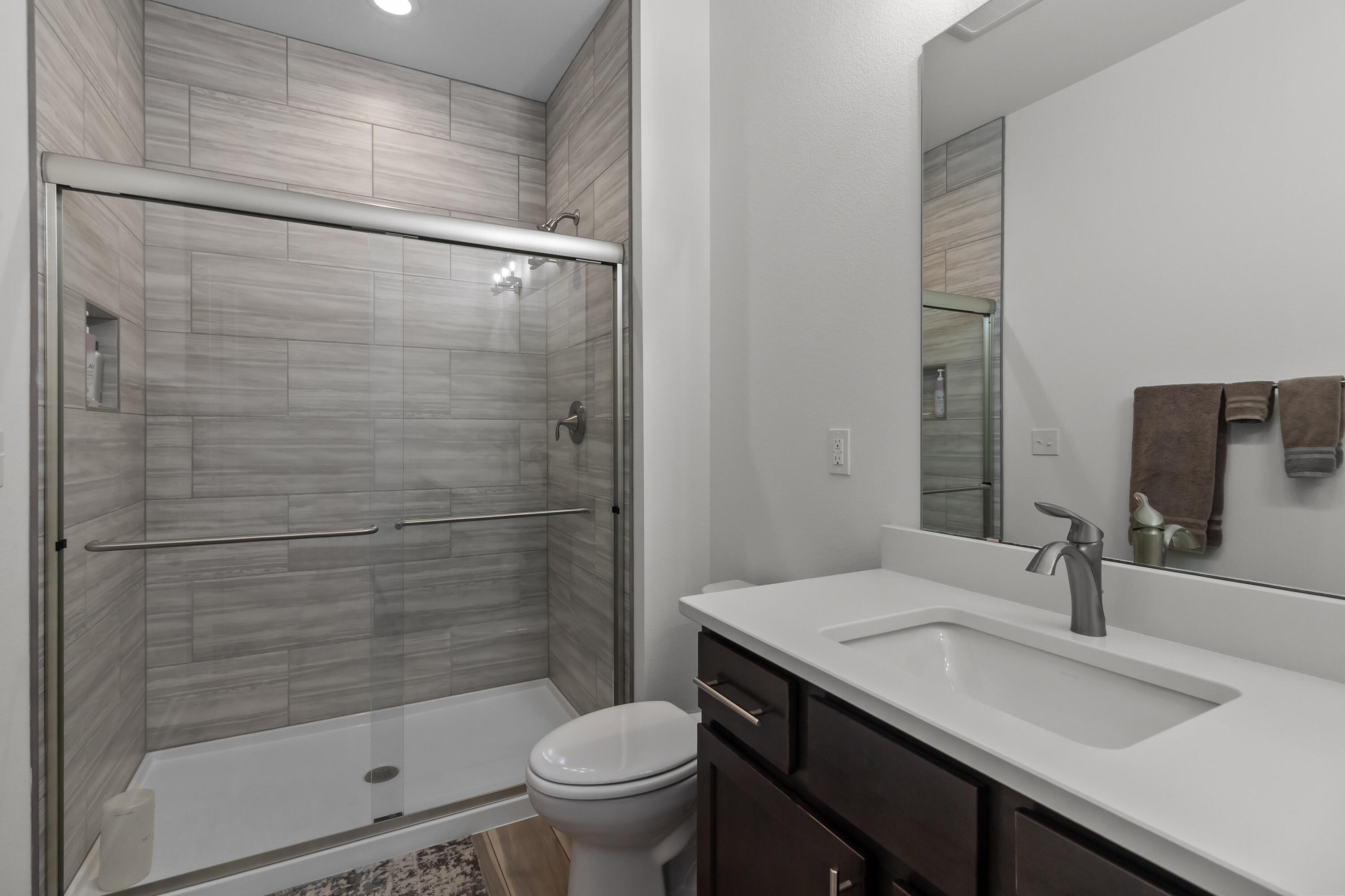 2689 Mapleton Avenue East Troy, WI 53120 - Photo 17 of 34 Tile shower