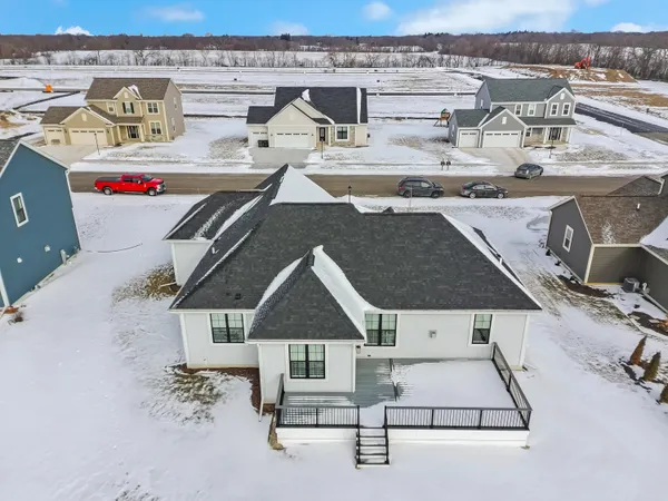 $579,900 | 2689 Mapleton Avenue, East Troy, WI 53120