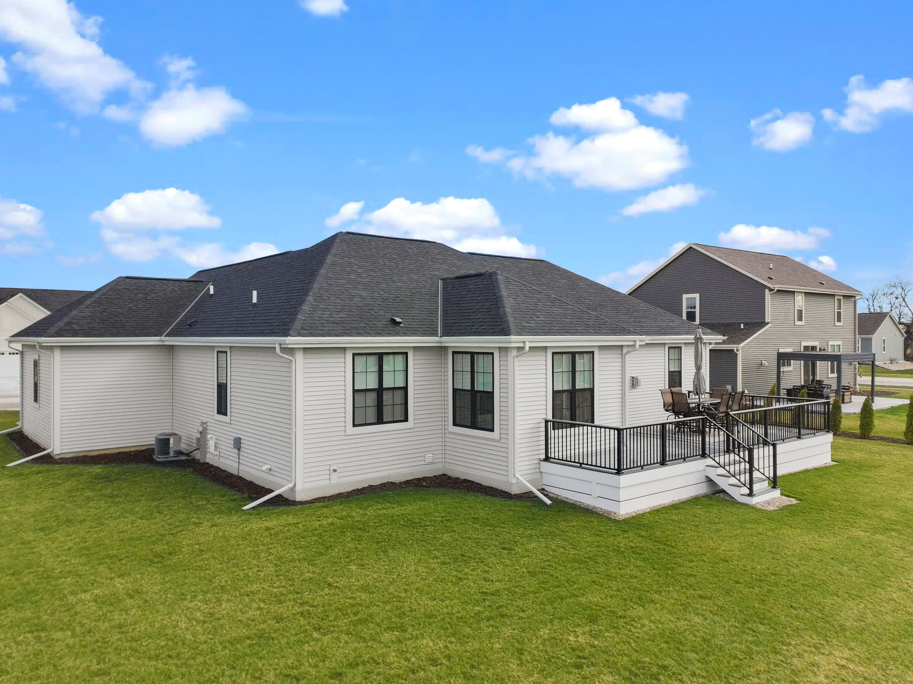 2689 Mapleton Avenue East Troy, WI 53120 - Photo 27 of 35 Side view