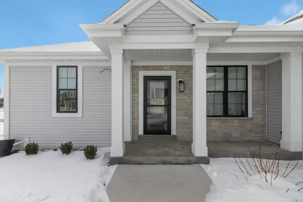 $579,900 | 2689 Mapleton Avenue, East Troy, WI 53120