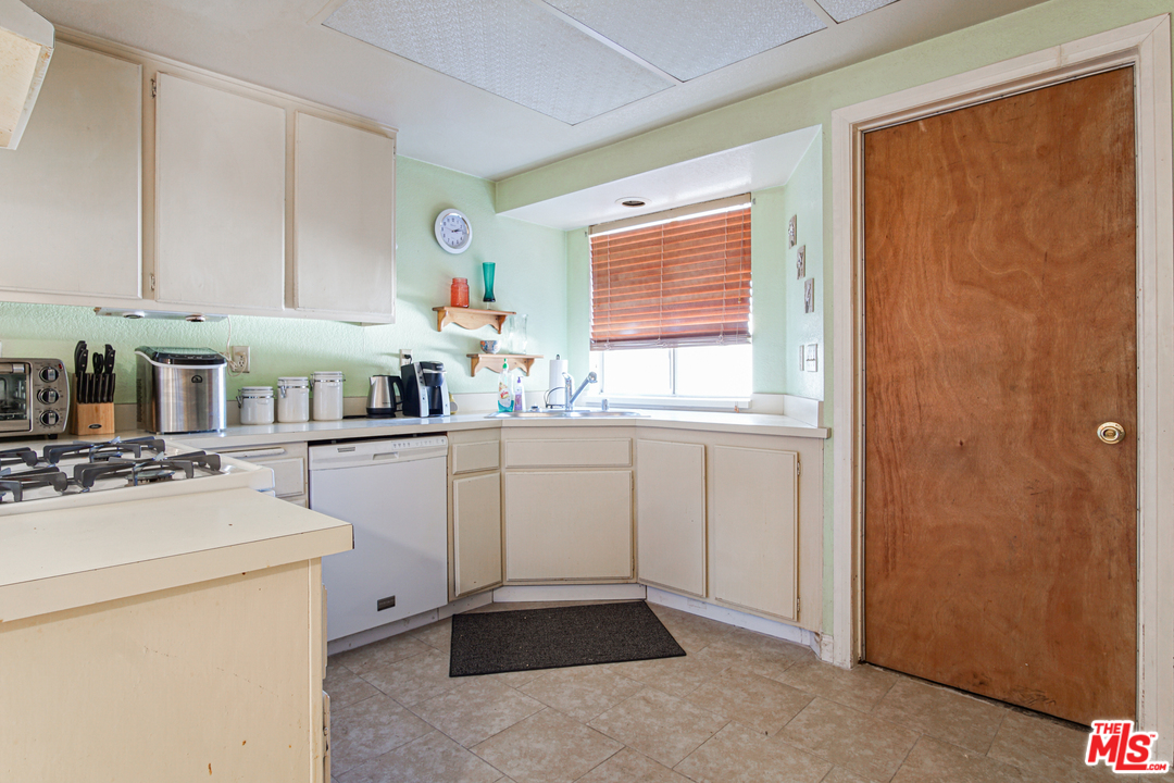 7690 High Prairie Trail Riverside, CA 92509 - Photo 10 of 18