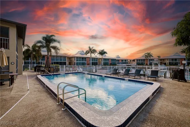 $290,000 | 4116 Southeast 20th Place, Unit 202, Cape Coral, FL 33904