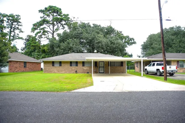 $165,000 | 722 East Division Street, Jennings, LA 70546