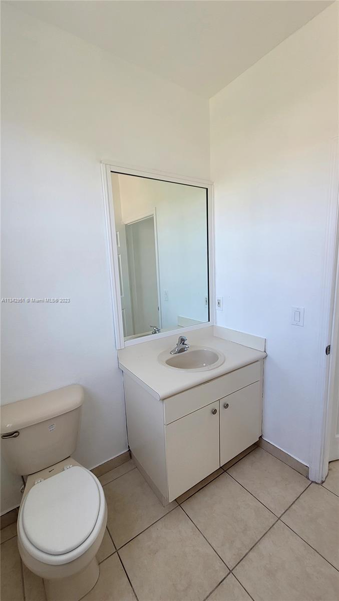 27440 Southwest 138th Path Homestead, FL 33032 - Photo 10 of 23 Gallery Image 10