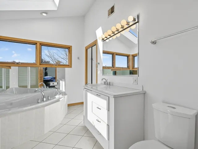 $499,900 | 4523 West Crystal Lake Road, McHenry, IL 60050