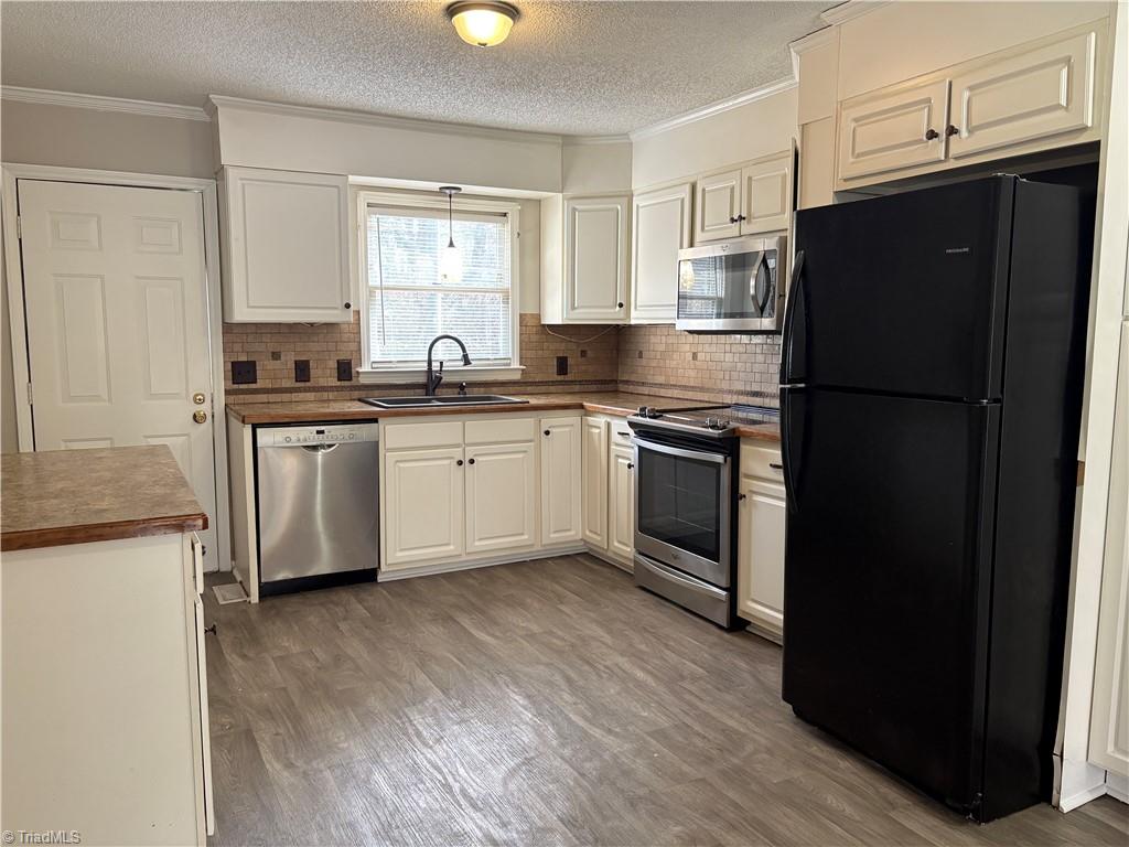 832 Cummins Street High Point, NC 27262 - Photo 3 of 14