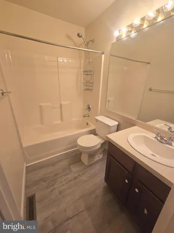 $2,000 | 471 Stonehedge Lane, Mechanicsburg, PA 17055