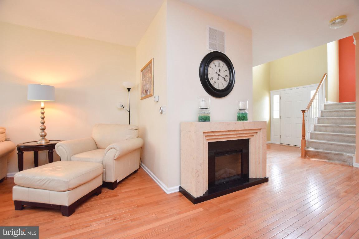 110 Castleton Road Delran, NJ 08075 - Photo 3 of 28