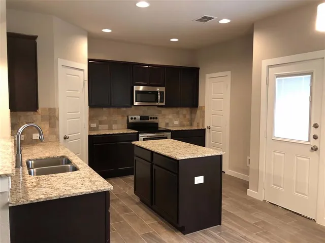 $1,995 | 1023 Skyview Court, Midlothian, TX 76065