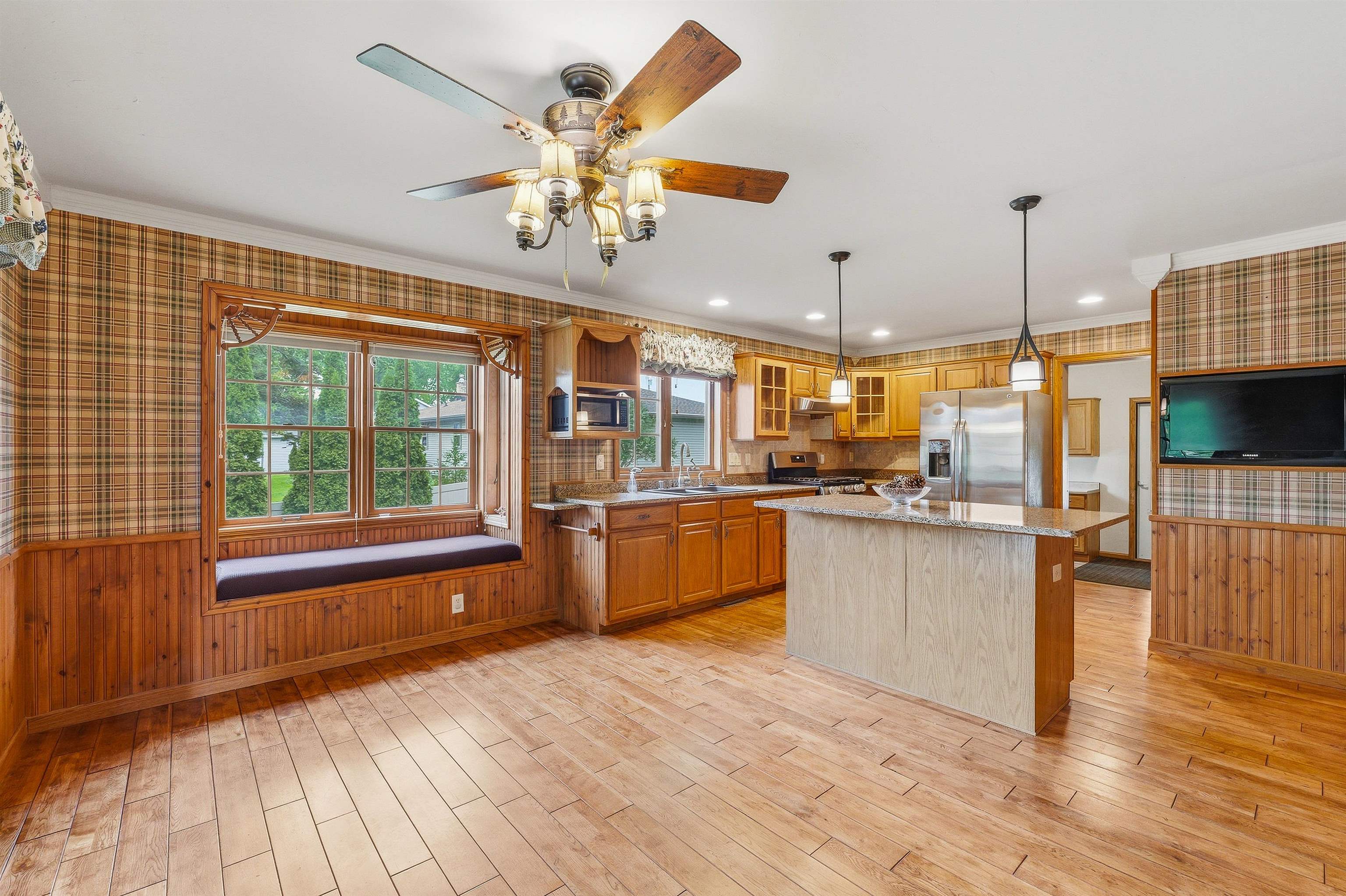 N9630 North Coop Road Appleton, WI 54915 - Photo 5 of 48 Gallery Image 5