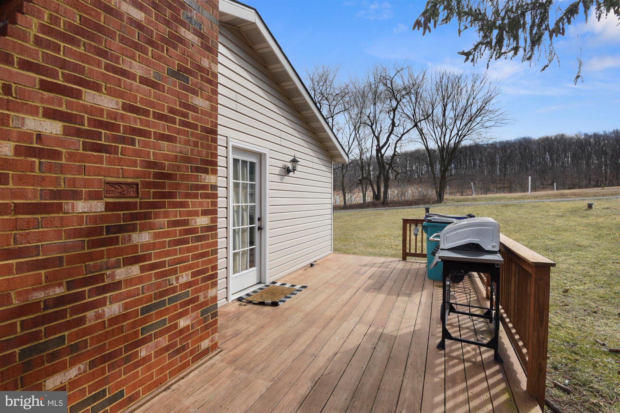 15071 New Windsor Road New Windsor, MD 21776 - Photo 25 of 27 Deck