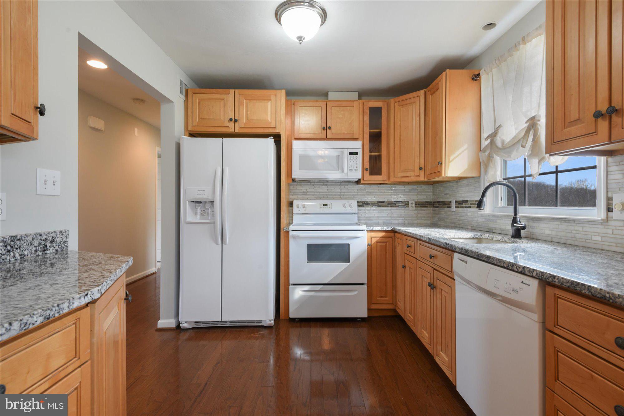15071 New Windsor Road New Windsor, MD 21776 - Photo 4 of 27 Granite Countertops