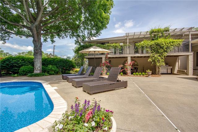220 Bethlehem Road Lebanon, TN 37087 - Photo 20 of 20 a view of a fountain with a patio