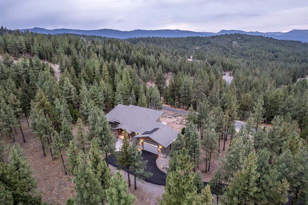 522 Night Hawk Portola, CA 96122 - Photo 3 of 54