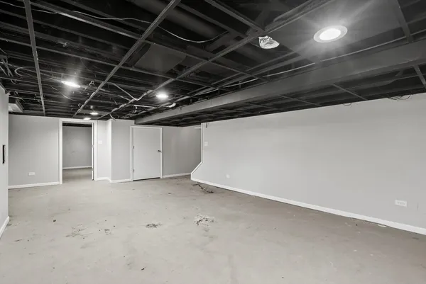 $3,300 | 32W266 Glos Street, Wayne, IL 60184