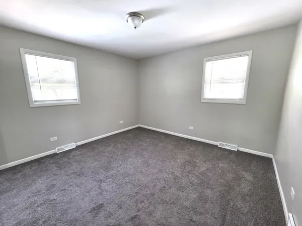 $3,300 | 32W266 Glos Street, Wayne, IL 60184