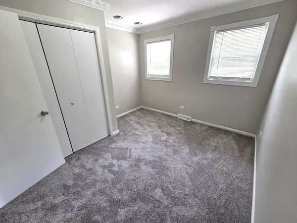 $3,300 | 32W266 Glos Street, Wayne, IL 60184