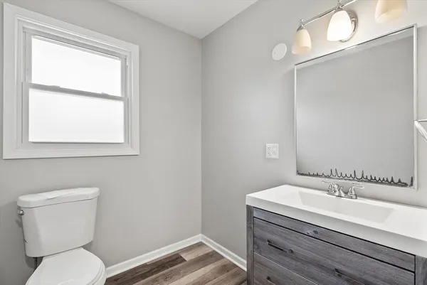 $3,300 | 32W266 Glos Street, Wayne, IL 60184