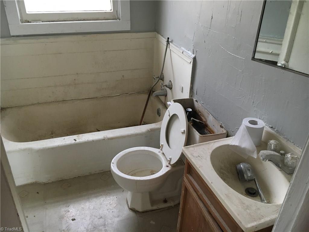 508 Radford Street High Point, NC 27260 - Photo 6 of 12 Bathroom