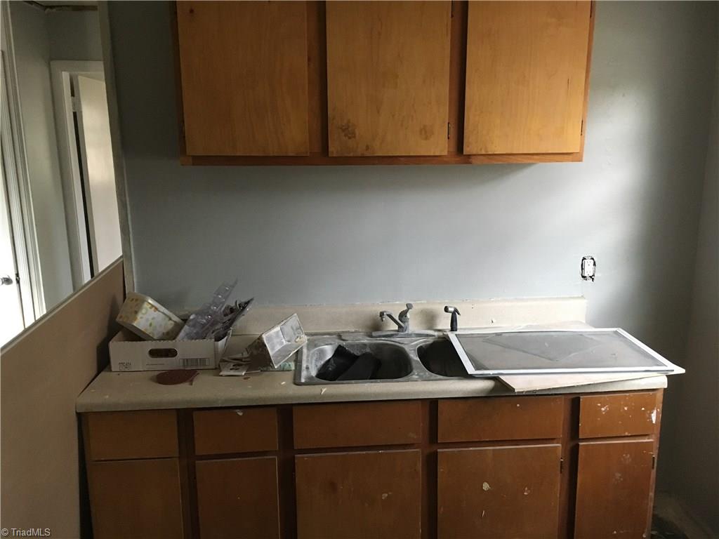 508 Radford Street High Point, NC 27260 - Photo 7 of 12 Kitchen