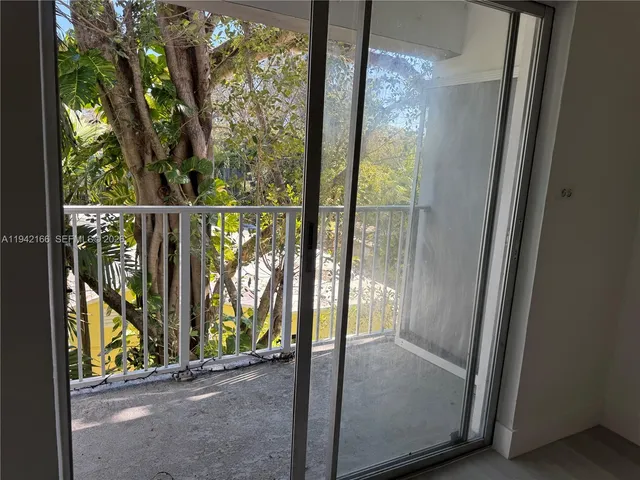 $1,900 | 645 Northeast 121st Street, Unit 307, North Miami, FL 33161