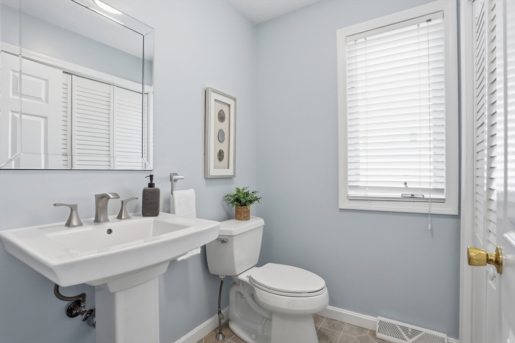 11 Longley Road, Unit B9 Shirley, MA 01464 - Photo 31 of 40