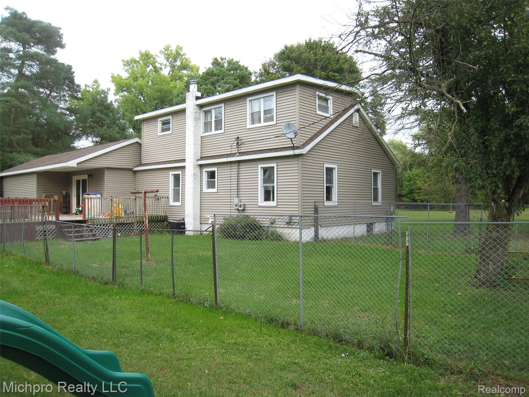 6077 North Lapeer Road Fostoria, MI 48435 - Photo 7 of 25 IMG_0589.jpg