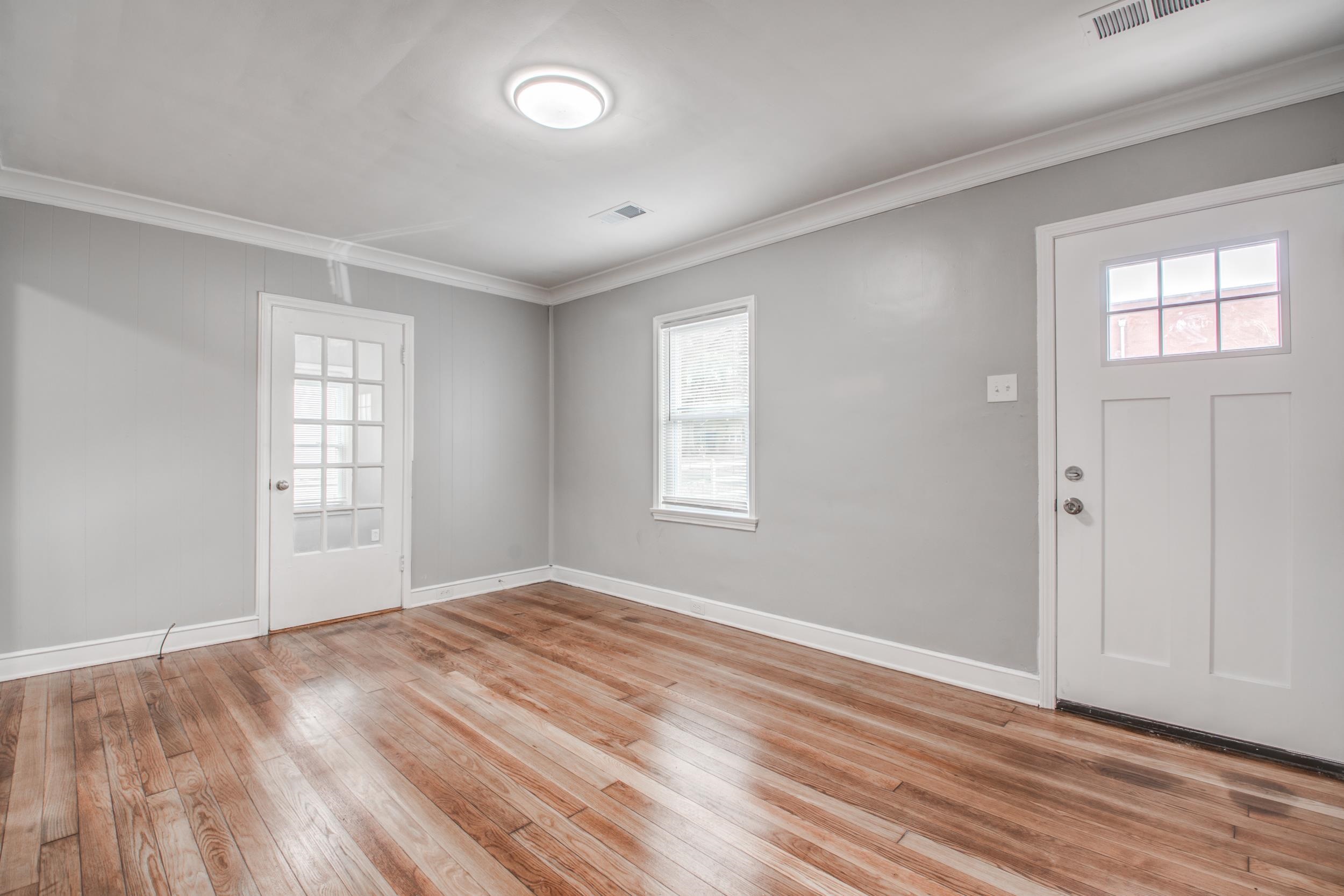 835 Watson Street Memphis, TN 38111 - Photo 2 of 24 Entrance foyer featuring crown molding and light wood-style flooring