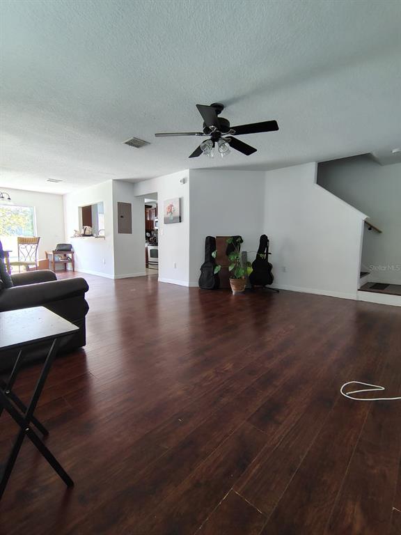 9871 Trumpet Vine Loop Trinity, FL 34655 - Photo 3 of 12