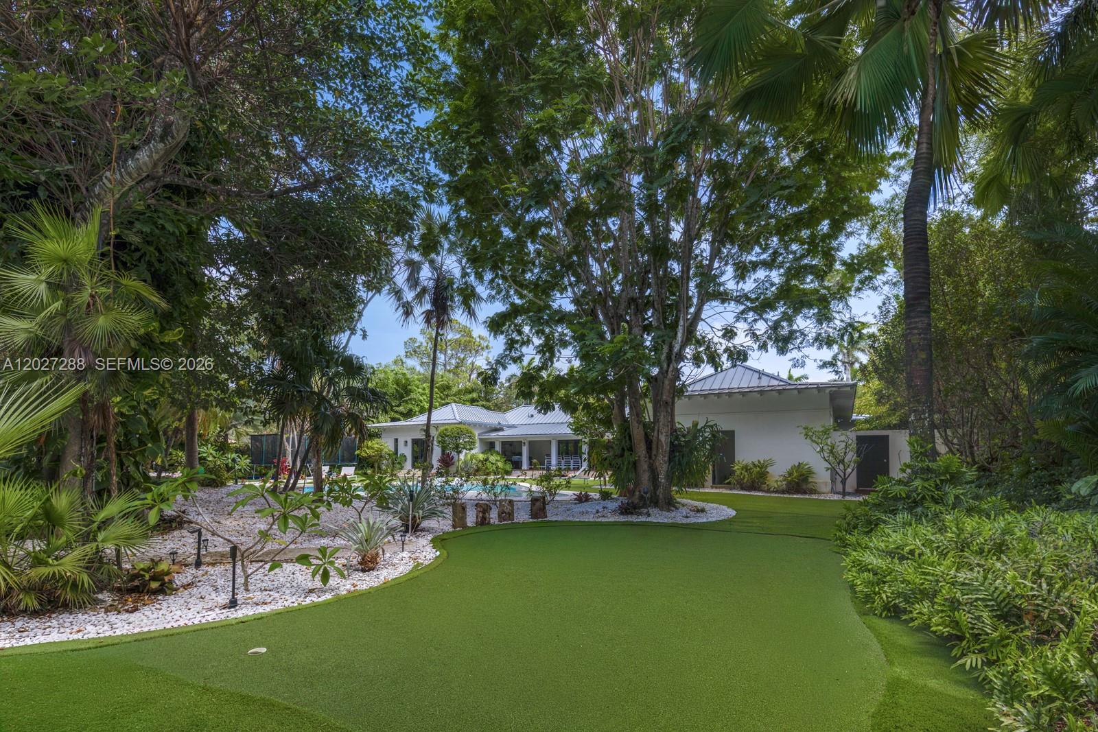 7101 Southwest 66th Street Miami, FL 33143 - Photo 68 of 101 Putting Green