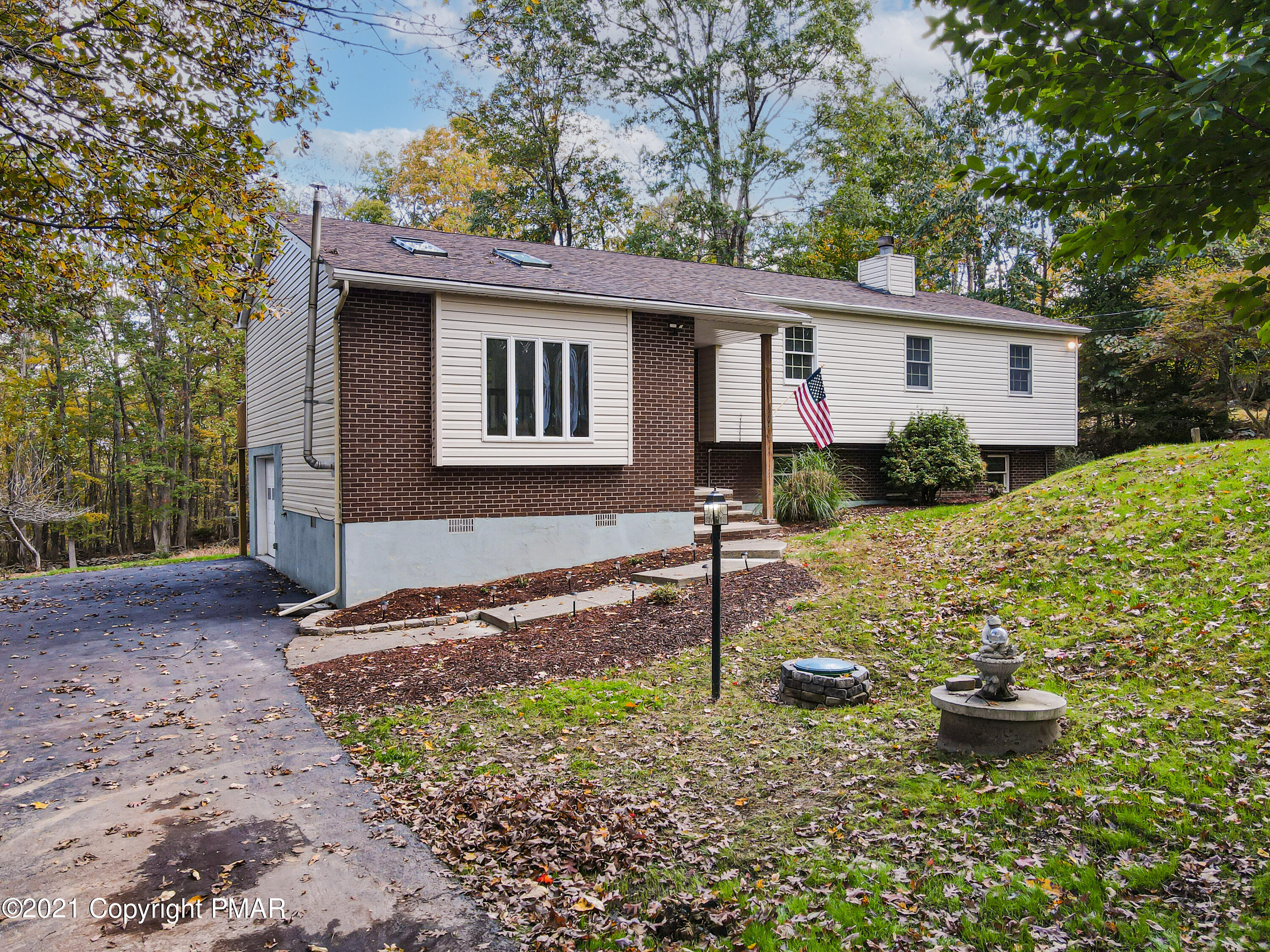 185 Magic Mountain Road Henryville, PA 18332 - Photo 4 of 58 Street View