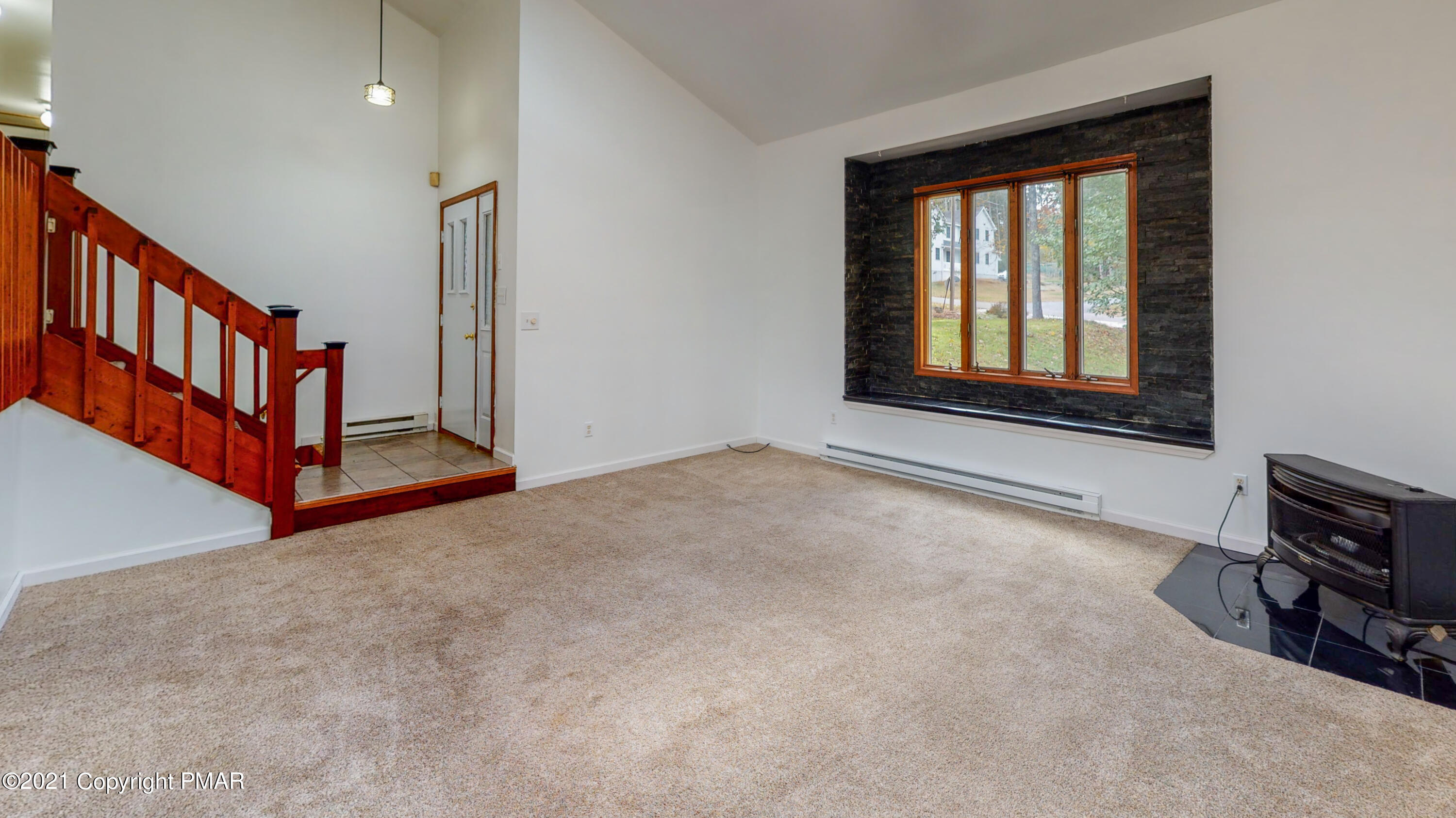 185 Magic Mountain Road Henryville, PA 18332 - Photo 7 of 58 Living Room