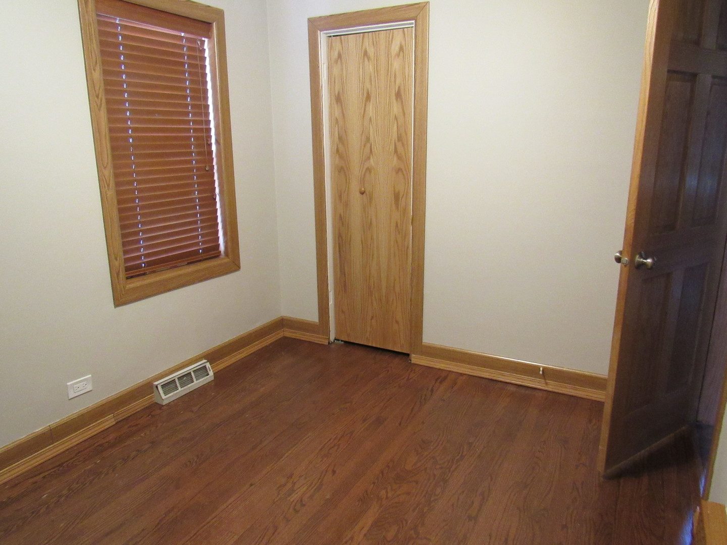 18011 Ridgewood Avenue Lansing, IL 60438 - Photo 18 of 25 Gallery Image 18