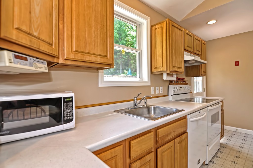 5 Dudley Road Oxford, MA 01540 - Photo 12 of 25 Gallery Image 12