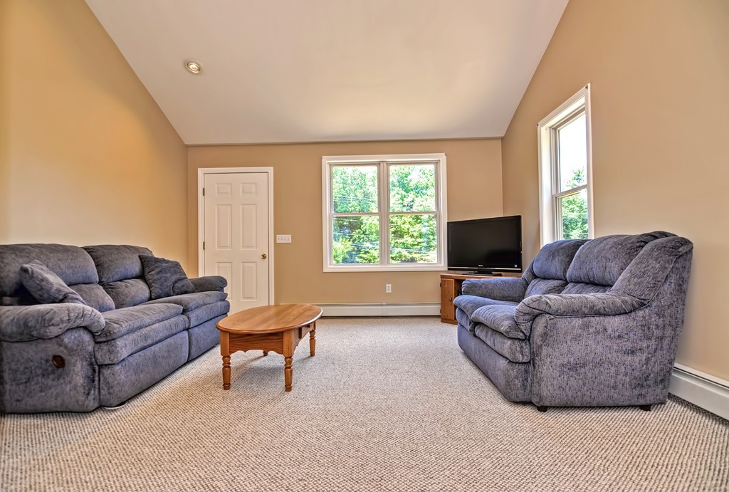 5 Dudley Road Oxford, MA 01540 - Photo 4 of 25 Gallery Image 4