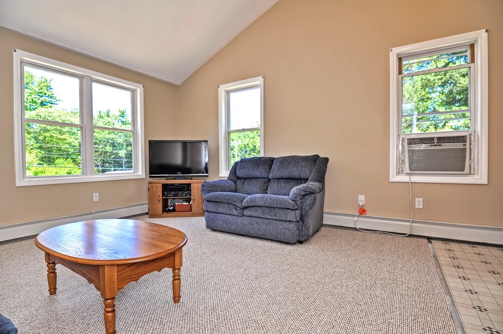 5 Dudley Road Oxford, MA 01540 - Photo 5 of 25 Gallery Image 5