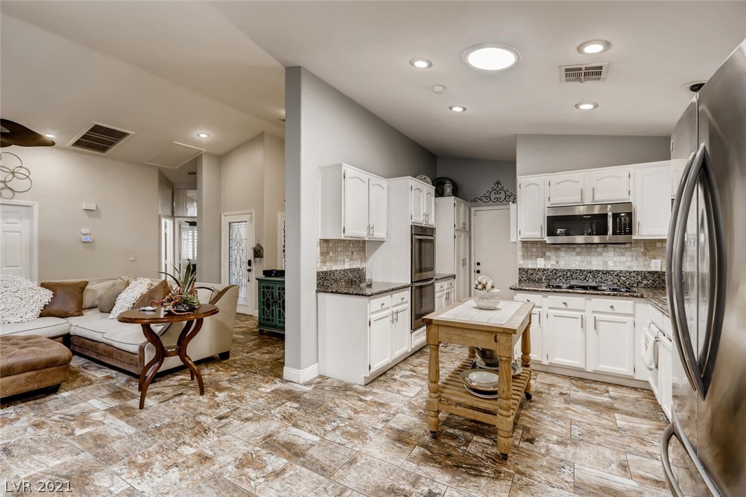271 Spring Palms Street Henderson, NV 89012 - Photo 15 of 50 Gallery Image 15