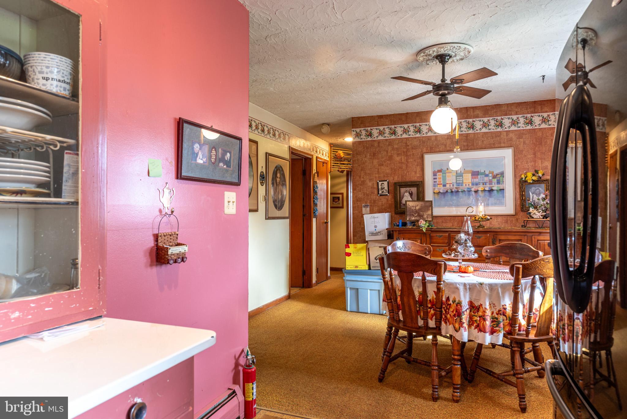 942 Ebert Road Coopersburg, PA 18036 - Photo 16 of 28 Dining room