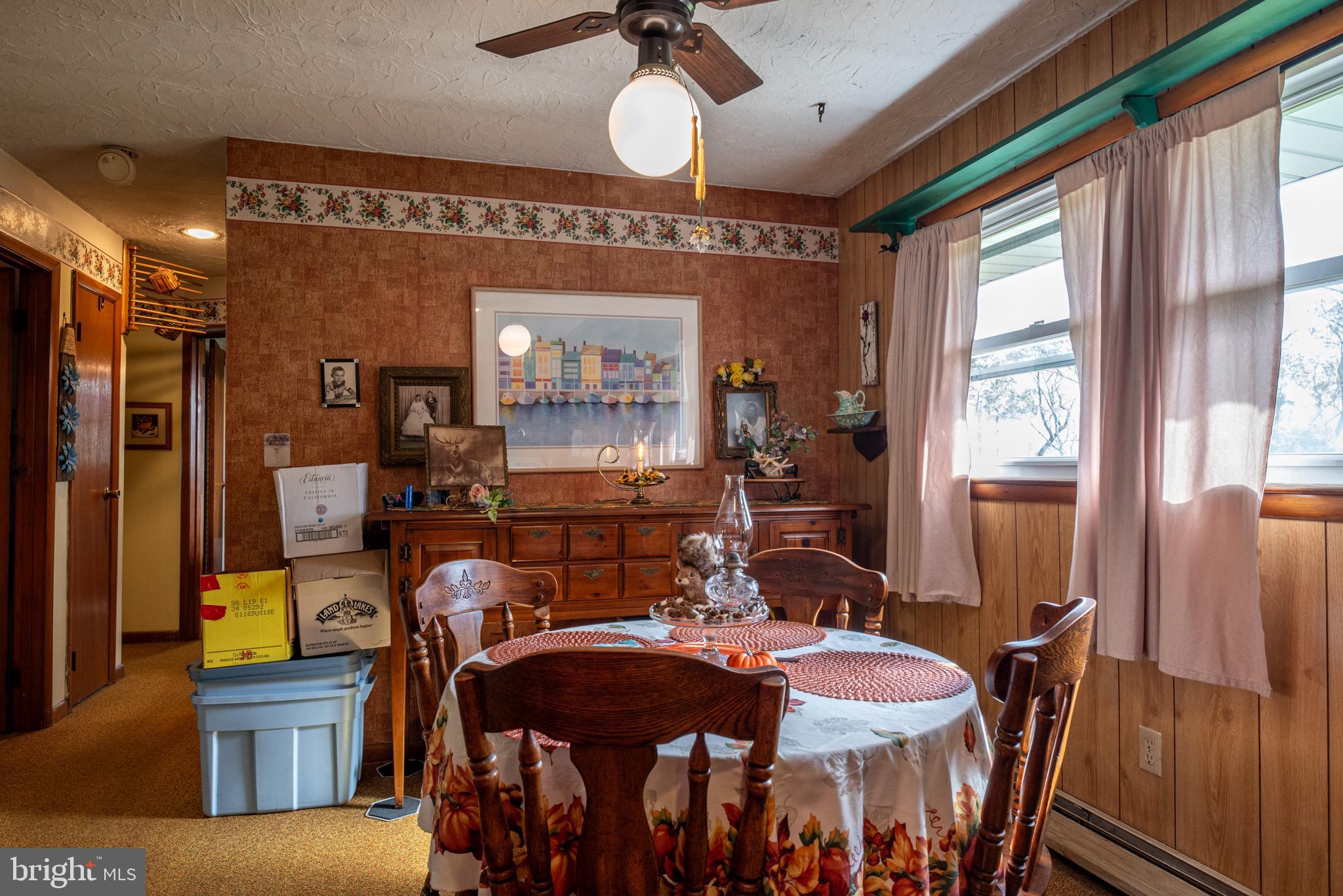 942 Ebert Road Coopersburg, PA 18036 - Photo 17 of 28 Dining room