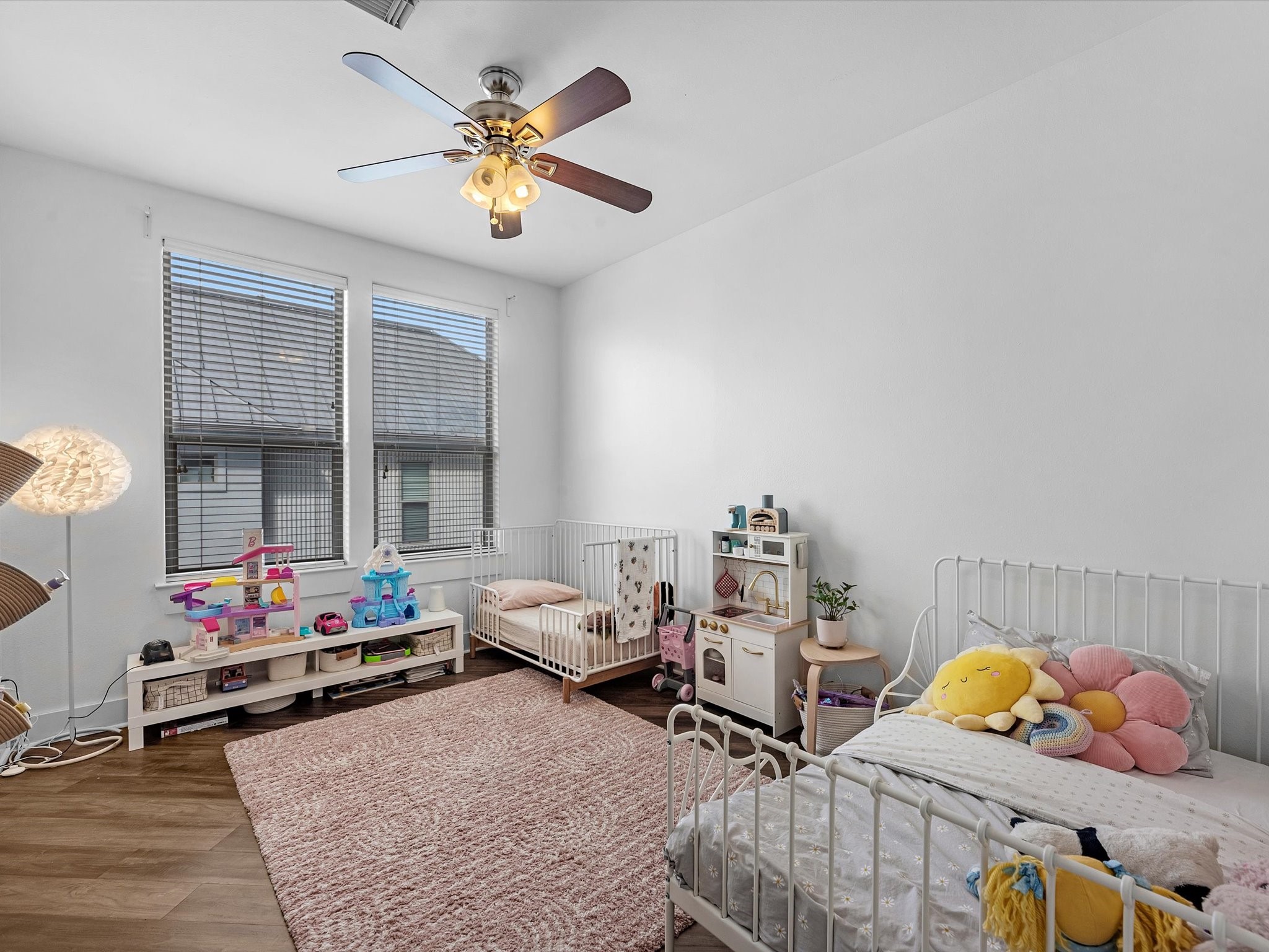 3421 Gillespie Street Houston, TX 77020 - Photo 28 of 34 a bedroom with furniture and a window