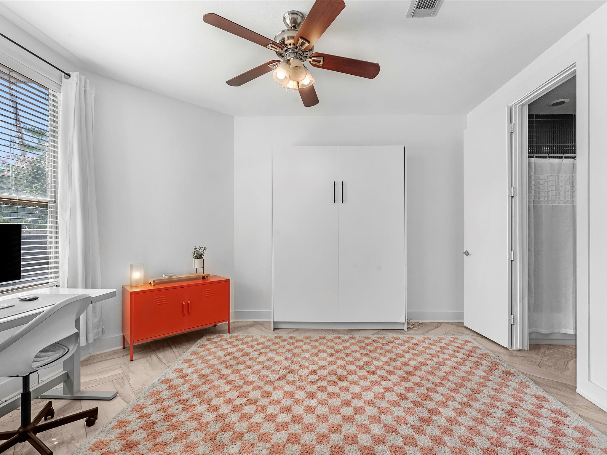 3421 Gillespie Street Houston, TX 77020 - Photo 7 of 34 a room with furniture and window